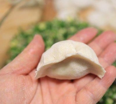 冷冻蛤蜊肉的做法有什么，鸡蛋蛤蜊韭菜饺子教程