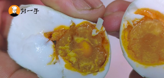 如何做咸鸭蛋才会更美味，腌制咸鸭蛋的最佳诀窍及营养价值