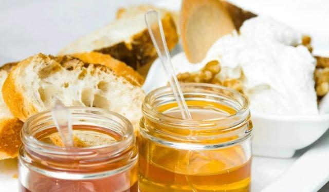 小孩子喝蜂蜜水可以治咳嗽，常喝蜂蜜水的6个大好处