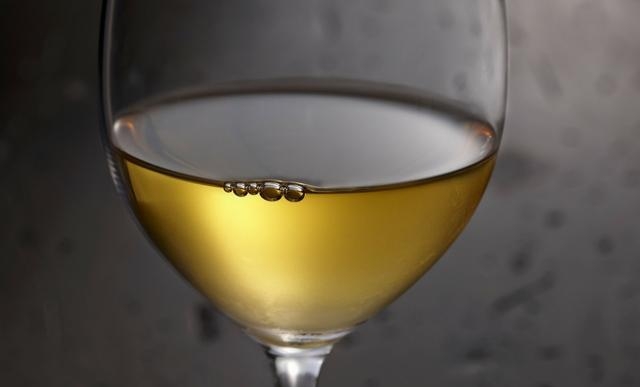 干白葡萄酒的功效与作用是什么，干白葡萄酒相关介绍