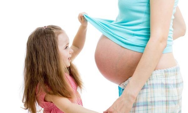 女人五十岁还能怀上孩子吗，女人50岁生育需依据情况而定