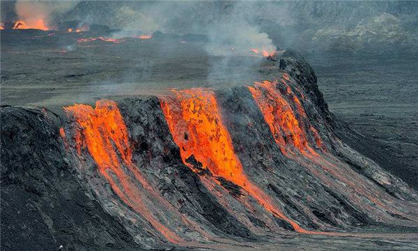 世界上最大的岩浆湖,尼拉贡戈火山整体海拔高度能够达到3470米